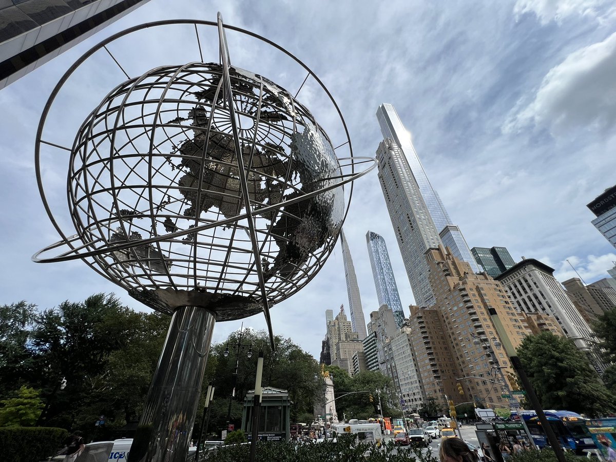 Thank you #NoelGallagher! Legend. Signed 2002 Japan MTV Award (Best Performance) and Sunburst Supernova #oasis #nghfb #oasiscollection #oasismemorabilia <a href="/NoelGallagher/">Noel Gallagher</a>