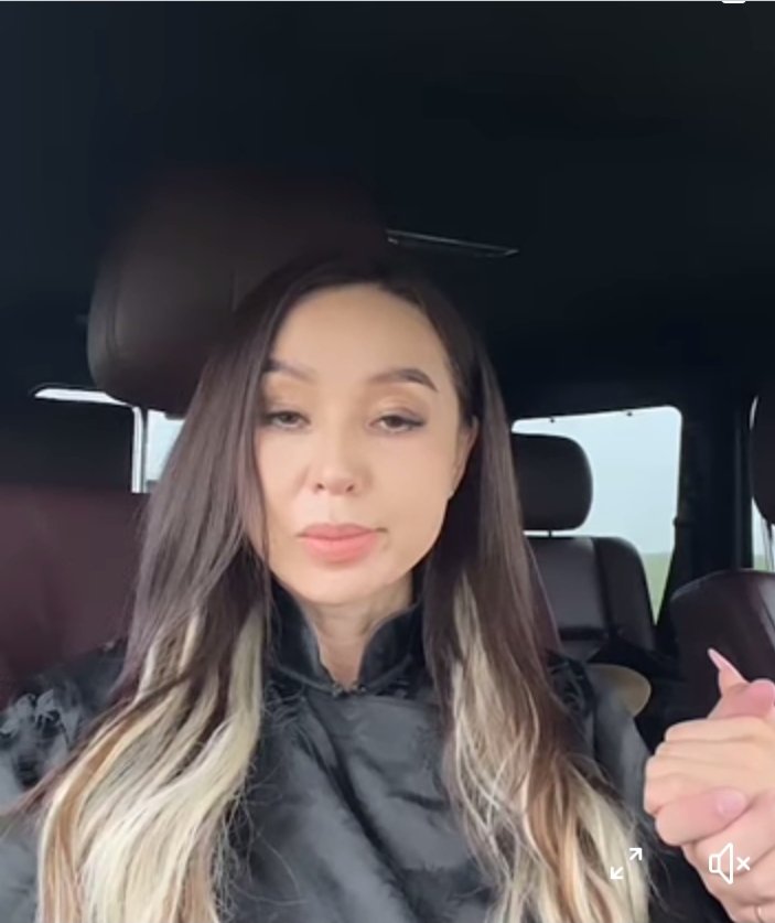 Хөөрхөн эгч нөхөртэй болчиж