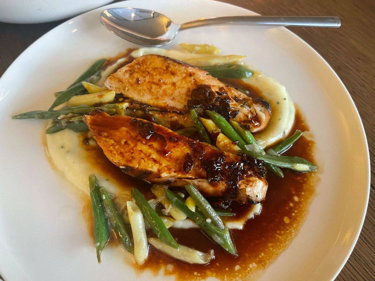 Monica5o0_0o's tweet image. 📸 Calling all food lovers! Experience the perfect blend of flavors and aesthetics at MelrosePlace LA. Your taste buds and Instagram feed will thank you! #FoodieHeaven #InstaWorthy #MelroseAve