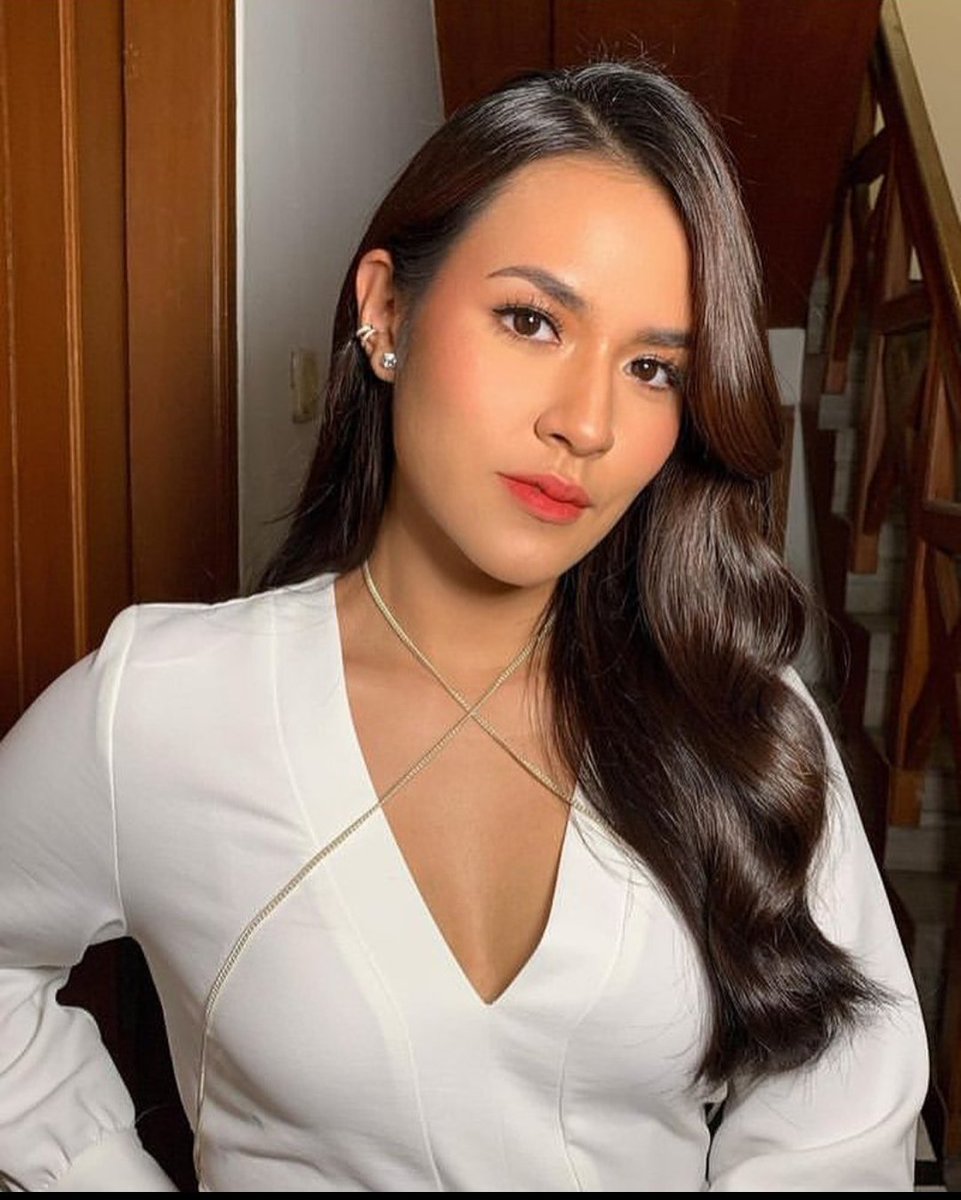 havefun_21's tweet photo. @ukuleleoreo Si raisa https://t.co/U6Mxh8nsF3