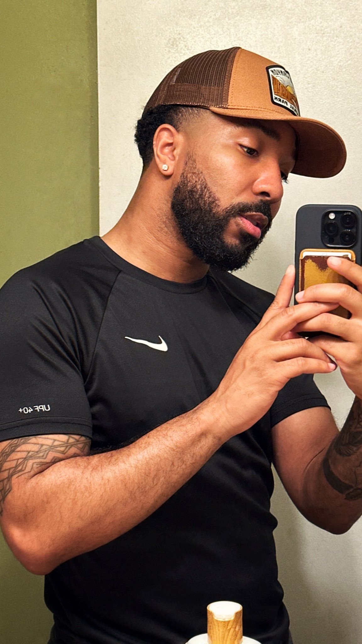 Serg on Twitter "“Arms crossed with the attitude, lips pouted.” 🎶