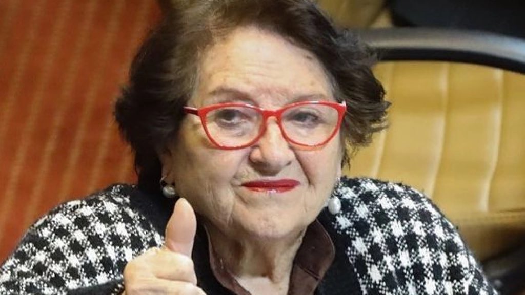 FcoMunoz_TP's tweet photo. Millones de Chilenos estamos con usted @DraMLCordero 
❤️ Fuerza Doctora !
#YoApoyoALaDraCordero https://t.co/DJ8goCsqQw