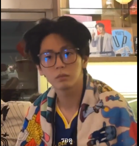 babybirdy4's tweet photo. ตอนเป็นผู้จัด                                    ต��นเป็นนักแสดง

เอ็นดูเค้านะคะ #StepByStepFinalEP #uppoompat https://t.co/iTf1XEgkw0