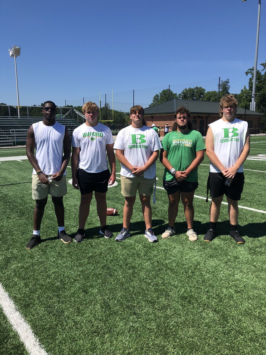 Thanks to some of our OL @buford_football for helping out the young campers at our Camp! 218 strong!! Thanks to all our athletes for helping the youth get better!! @Coach_Davis22 @bufordathletics @CoachApp35 @CoachCondon16 @benmubenga21 @HamptonW76 @JeremiahW71 #family #elite