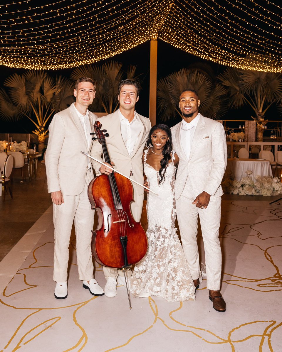 Very proud of @andrew_savoia, a member of our spine research team and a medical student at Rush @rushumedcollege, who is also a master cellist who recently performed at the wedding of Olympic athlete @Simone_Biles. https://t.co/V9DYqHTGHj