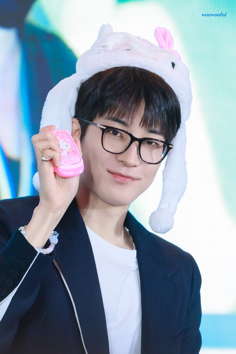 230710 이즈위 광저우 #원우

Hello 📞
Hello Kitty 📞🐱