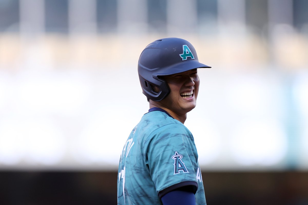 MLB's tweet photo. Sho us your #AllStarGame smile. 😁 https://t.co/P2EB0JCCqi