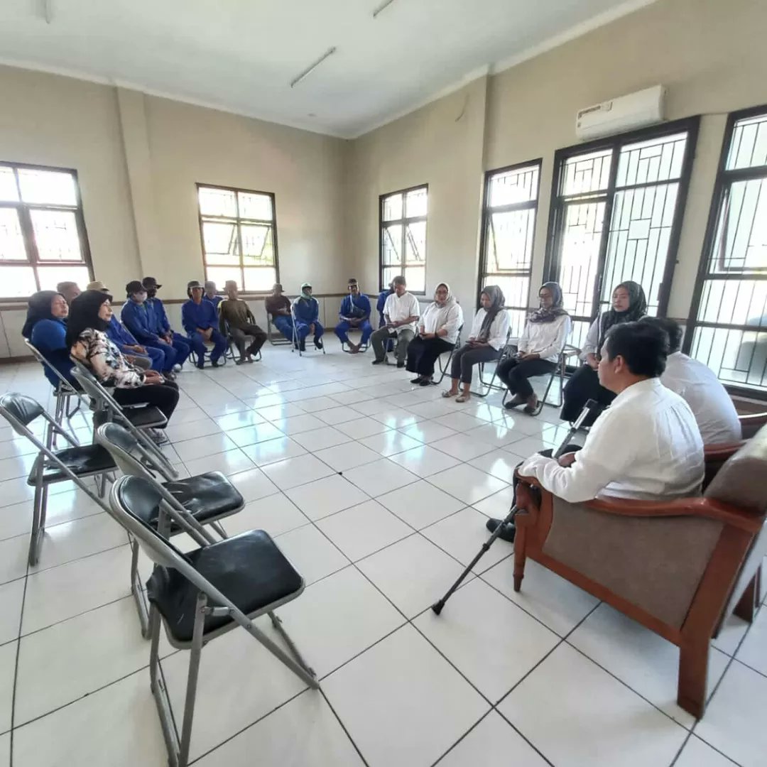 Kelurahan Cimincrang tweet media