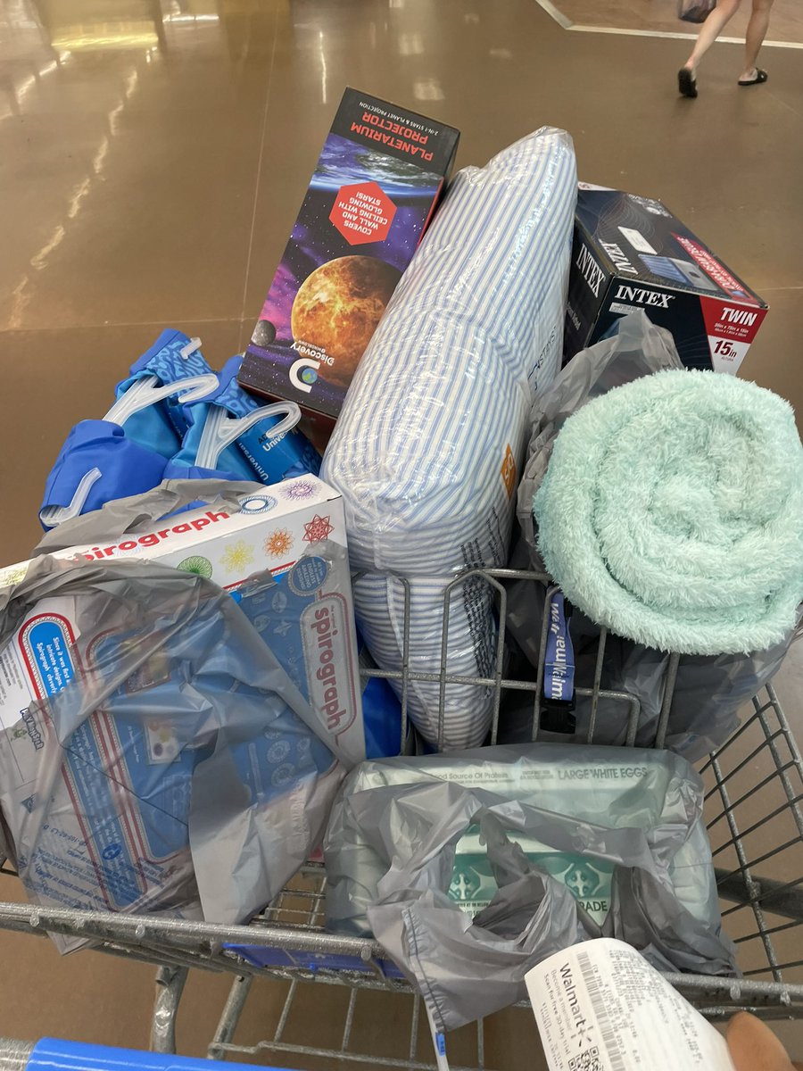 ChanelnotC0C0's tweet photo. I told my homegirl ima keep her daughter for a week… I may have went overboard preparing 🤣🤣 https://t.co/pmqqzEBlmM