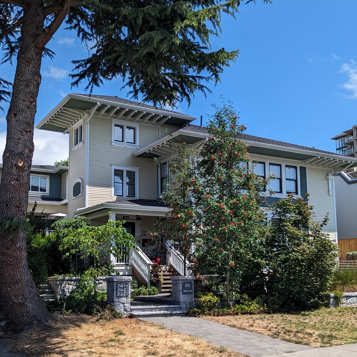 Heritage Spotlight: This remarkable home displays a unique blend of the Italian Renaissance Revival architectural style, a rarity in the Lower Mainland. 
#iloveheritage #heritagehouse #northshoreheritage #heritagearchitecture