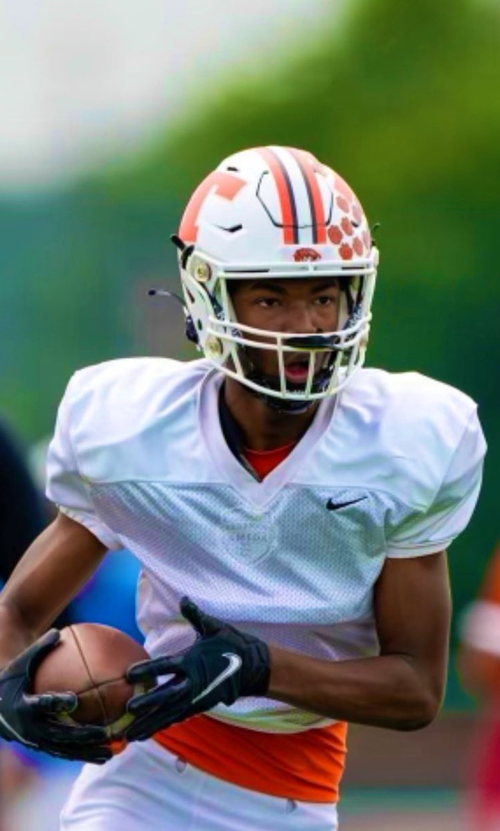 WalkerWalk10249's tweet photo. So excited for this coming football season to see my son in action!💪🏽🏉
#LetsGo
#TexasHigh
#Tigers🐅
#BPWR🐐
#Sophomore https://t.co/PRiOfhMaf5
