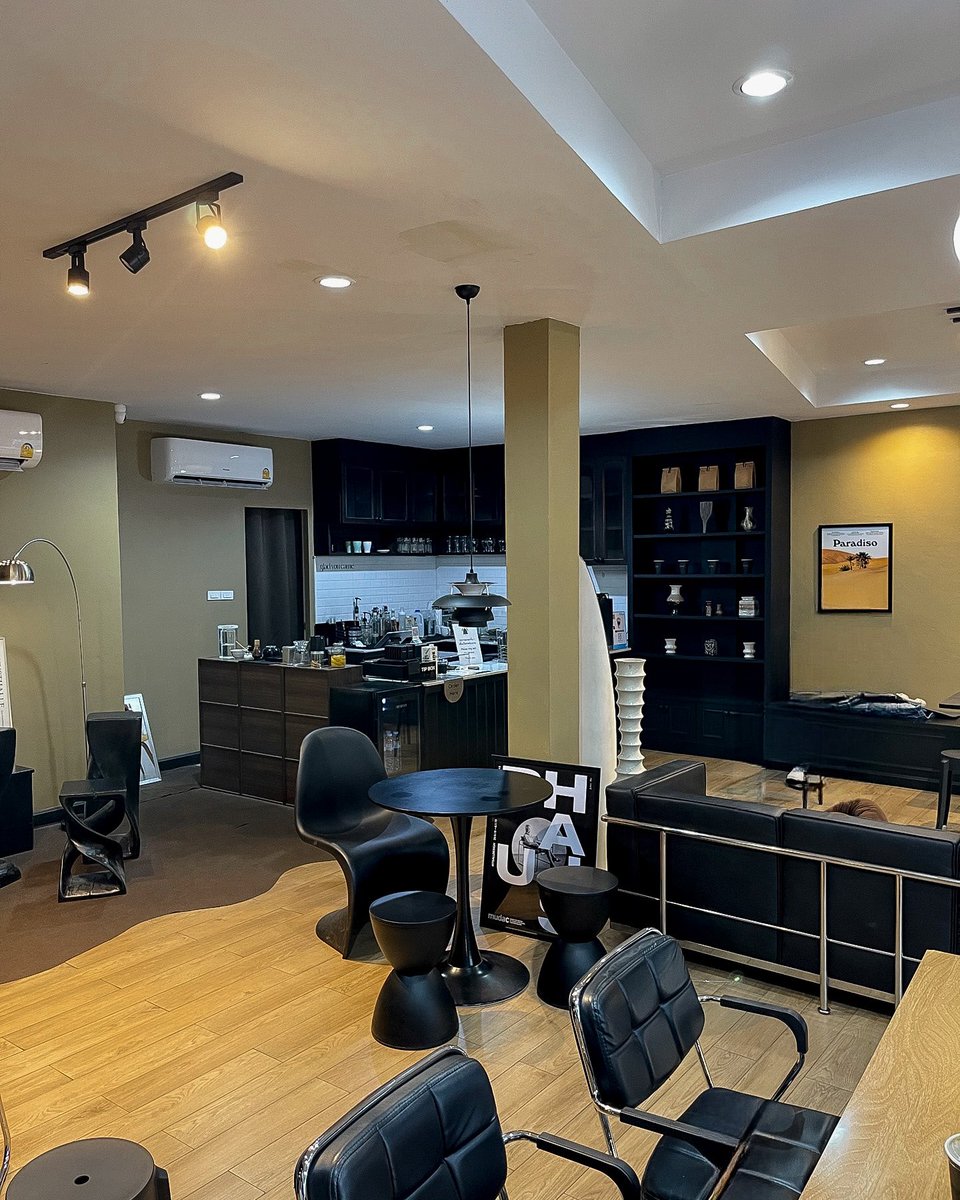 ที่ร้านคือปล่อยชิวมากอยากสั่งแค่กดกระดิ่ง ร้านสวย ไม่วุ่นวาย กาแฟอร่อย ciestê cnx <a href="/aroii/">@aroii บอกต่อ</a> #อร่อยบอกต่อ #คาเฟ่เชียงใหม่