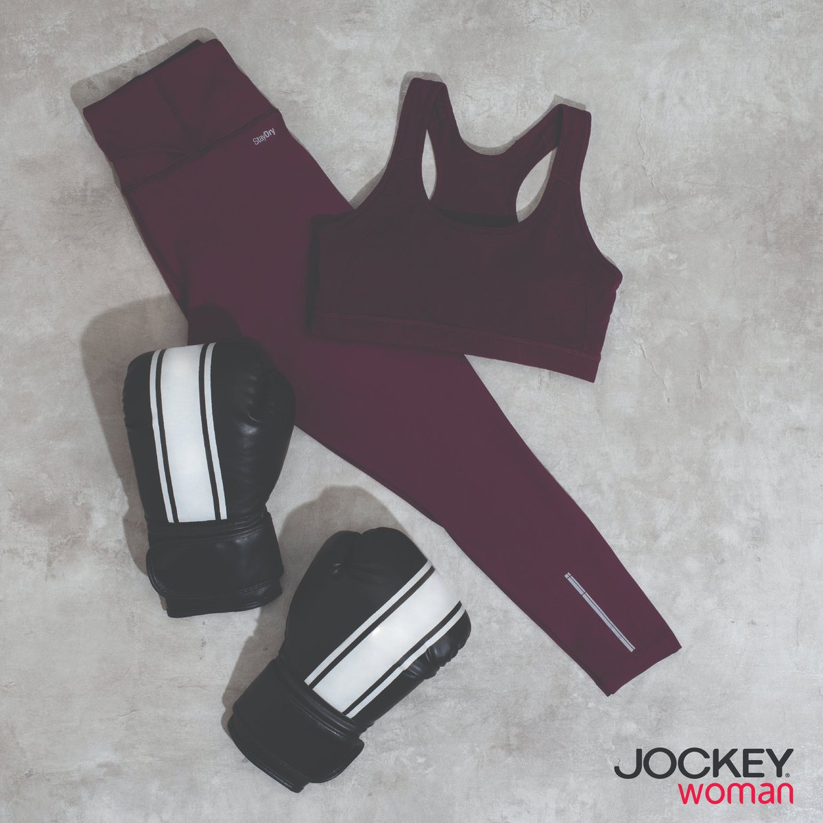 JockeyIndia's tweet image. Here's how we recommend to punch away #midweekblues 🥊

CC: StayFresh Active Bra, Performance Leggings

#Jockey #MidWeekMotivation