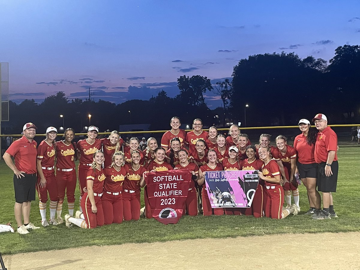 CarlisleSoftbal's tweet photo. THE 2023 STATE QUALIFYING CARLISLE WILDCAT SOFTBALL TEAM! 
♥��💛♥️💛♥️ https://t.co/h9qTXQIWKX