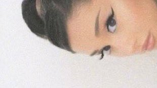 ArianaWorldHQ's tweet image. 🤍