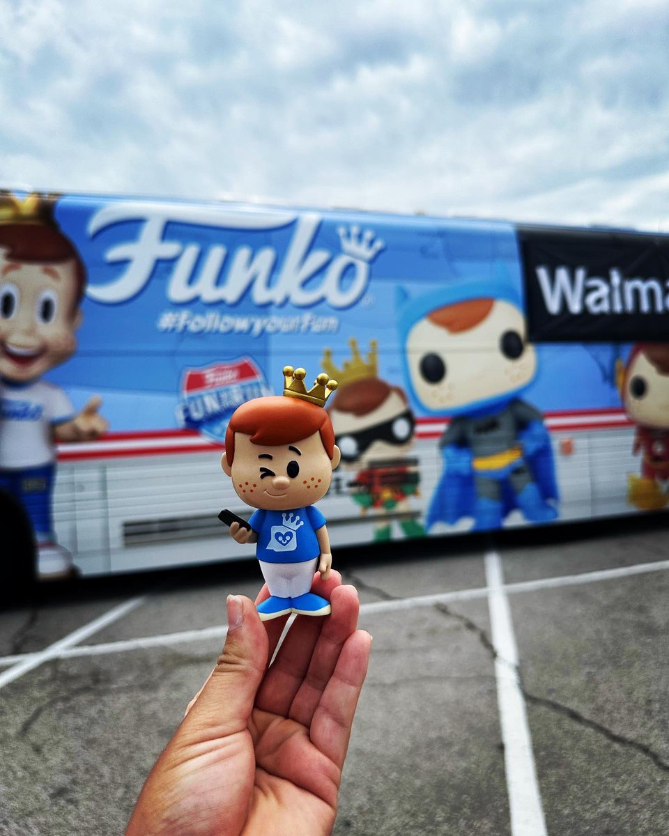 Had a Great time today! I Bowed to his majesty, Lord #FreddyFunko 👑 @originalfunko 

#followyourfun #FreddyFunko #funkopop #funkofamily #funontherun #FunkoFunontheRun #funkocommunity #funkocollector #funkoaddict #funkofunatic #funkofanclub #originalfunko #funkolife