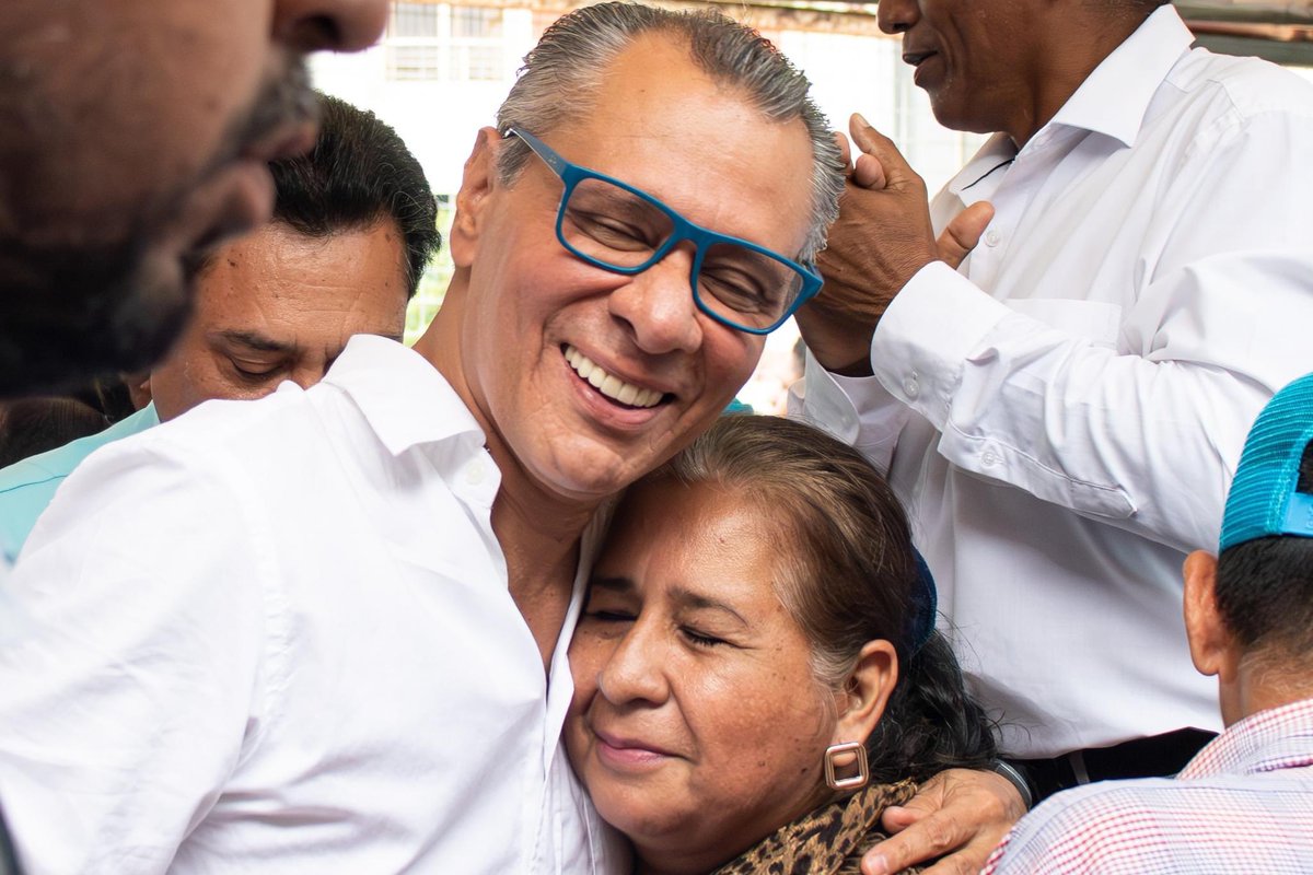 ¡El Oro ya tomó una decisión!

Junto a <a href="/LuisaGonzalezEc/">Luisa González</a> y <a href="/ecuarauz/">Andrés Arauz</a>, volveremos a ser patria.

Gracias por la confianza y el inmenso respaldo a todos los candidatos de la alianza #RC5 - #MAR70 y #Plan77, no los vamos a defraudar queridos orenses.

<a href="/MashiRafael/">Rafael Correa</a>
<a href="/JorgeGlas/">Jorge Glas</a>