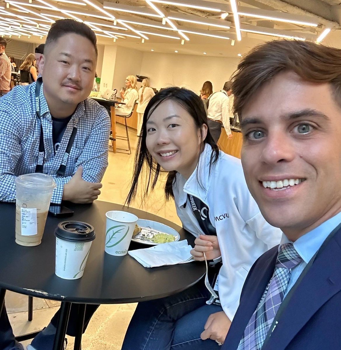Pacvue's tweet photo. Day 1️⃣ of #CommerceWeek by @Adweek in NYC was packed w/ 14 workshops &amp; prezos by the most brilliant minds in our industry! 

Key points incl. revitalizing the #CustomerJourney, partnering w/ #RetailMedia Networks &amp; brands, and leveraging 1st-party data. 🚀

Can’t wait for Day 2️⃣! https://t.co/lmCBvlOA9L