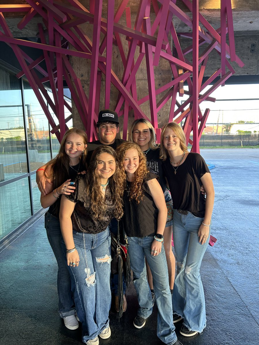 Conroe__FFA's tweet image. We had a blast tonight making new friends from all across the state and singing our hearts out at the Josh Ward concert!