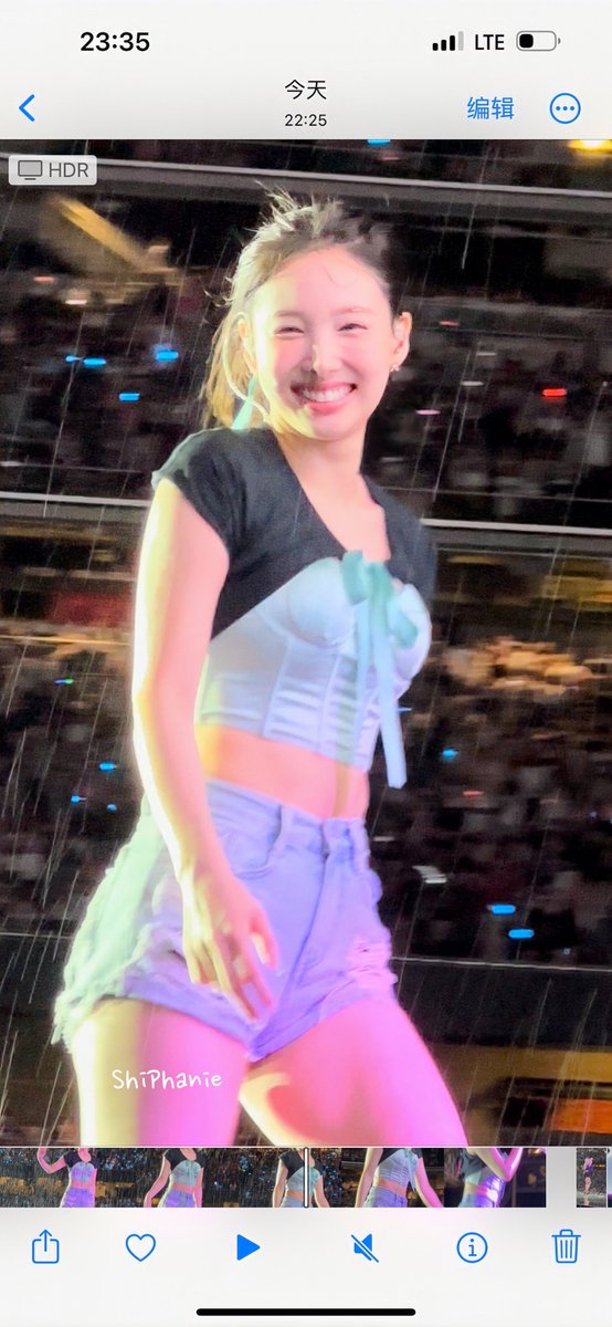 ShiPhanie's tweet image. 230709 Ready To Be in Atlanta
When Nayeon saw my sign asking her to look me in the eye for 3 seconds…
She is the real angel😭😭😭
#TWICE #트와이스 #나연 #NAYEON #ナヨン #RTBinATLANTA #TWICEinATLANTA #TWICE_5TH_WORLD_TOUR #TWICE_5TH_WORLD_TOUR_IN_ATLANTA