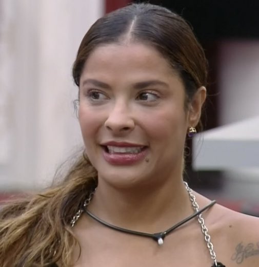 snowsxcx's tweet photo. O tanto que eu vou lutar pra fazer a Gyselle campeã não tá escrito #ZonaDeRisco https://t.co/h7ejKEt01l