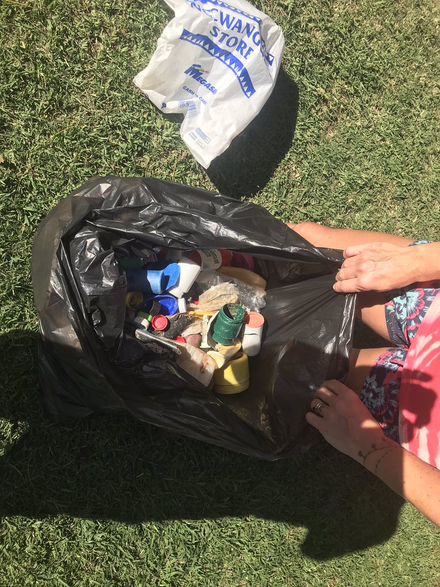 sizanilodge's tweet photo. Plastic collected on our beaches. #sizaniwastewarriors cleaned up some plastic on the beach today. #keepourbeachesclean @MCleanBeaches @saveourseas @SaveBeachesOrg @Greenpeaceafric @lydiabosch76 @EnviroServInc @roblouw6 @tracksmag @Surfrider
@SportswaveAndre
#StrongerTogether https://t.co/vwzGW2WZg2