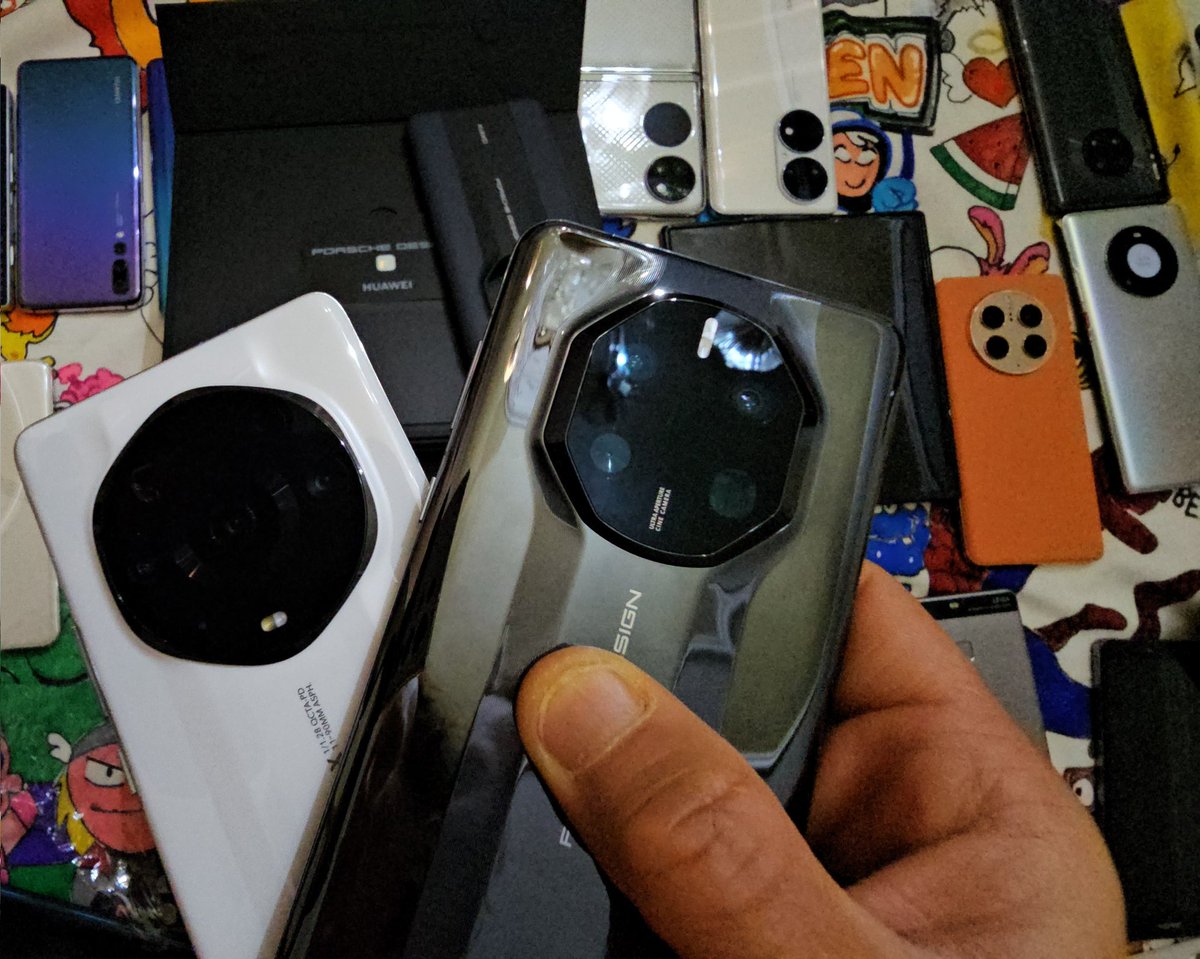 fabrizio_degni's tweet photo. In these pictures you can see how similar the #Honor #Magic3Pro+ is... Honor get inspiration from Huawei not the opposite of course!
#huawei #huaweimate50rs #technology #huaweimobile #cuttingedge #tech https://t.co/FUEWB6qG2b