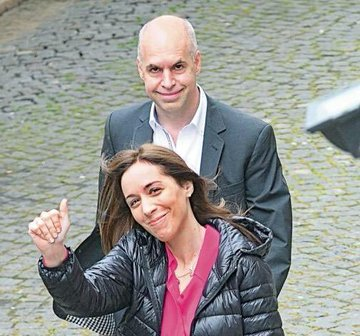 PERIODlSTAPERON's tweet photo. Hoy cumpliría 100 años René Favaloro. ¿Podría haber llegado a ser tan longevo? Nunca lo vamos a saber, porque se le cruzaron Larreta y Vidal en el camino. Hoy él está muerto y ellos dos impunes, haciendo campaña como si nada. La impunidad es total. https://t.co/DEvv2wtUiP