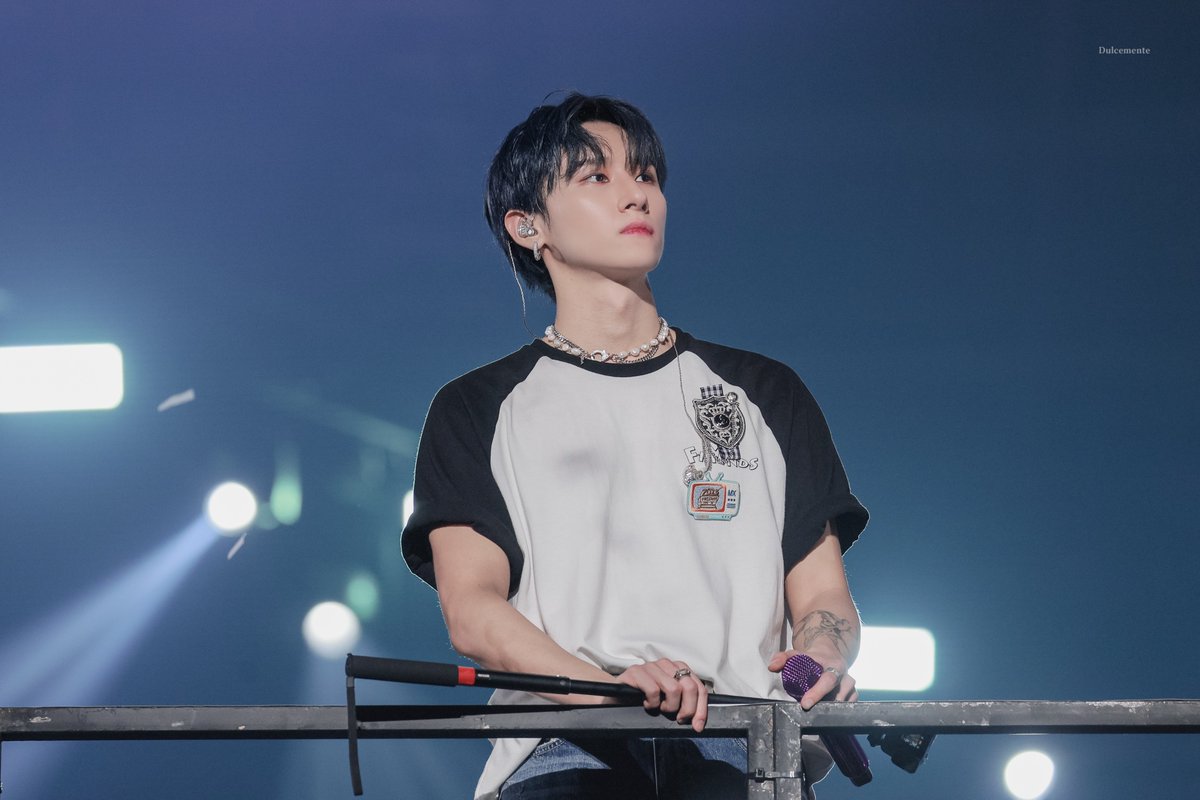 IMwhatIM_MX's tweet photo. Changkyun: Let’s keep this moment in our heart.
Enjoy the time.
NOW IS present.
I really appreciate him.
Really do .
🖤🐈⬛🖤
#MONSTAX #changkyun #im #fancon #mxfriends https://t.co/jMGU71My0u