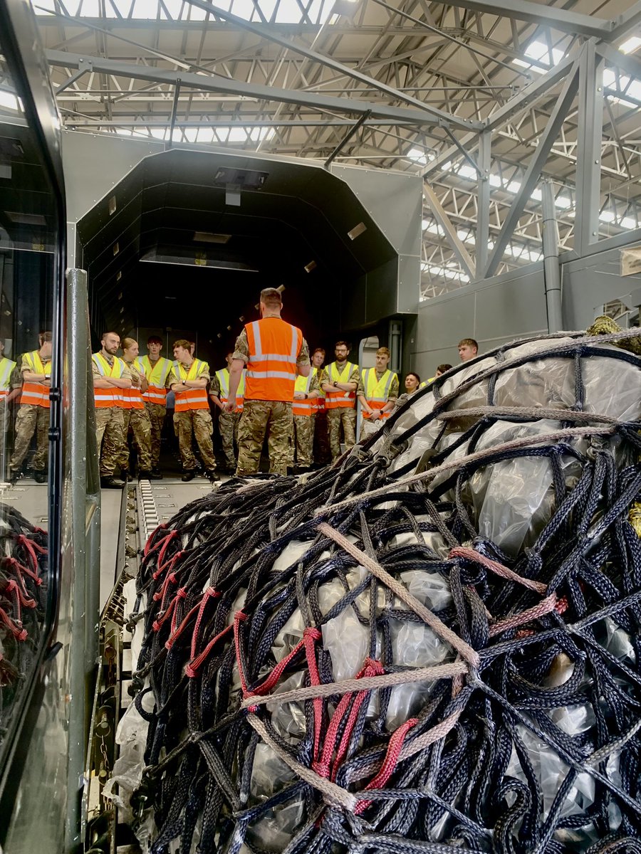 Defence Movements Training Squadron tweet media