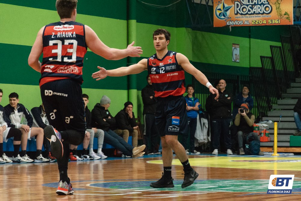 BasquetTotal's tweet photo. #MetroxBT | FUERTE COMO REFUERZO DE BALDOSA

Con una gran actuación de Sebastián Ottonello, Unión Atlética venció a domicilio al líder del torneo y sumó su sexto triunfo en nueve presentaciones.

📝 @Manu_Heat 
📸 @flodiazcibils 

👉 https://t.co/QAvKOqHCvc https://t.co/IpDP8g3t4o