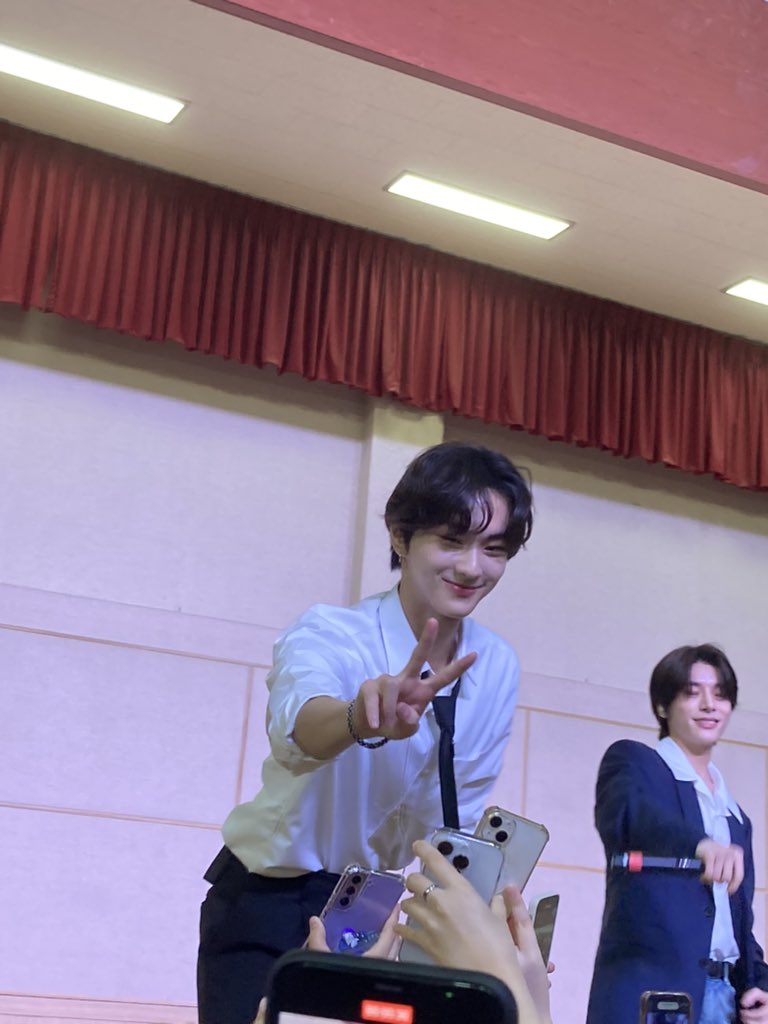 Rittt_chu's tweet photo. 엔하이픈 스쿨어택 https://t.co/NmW8CHbLas