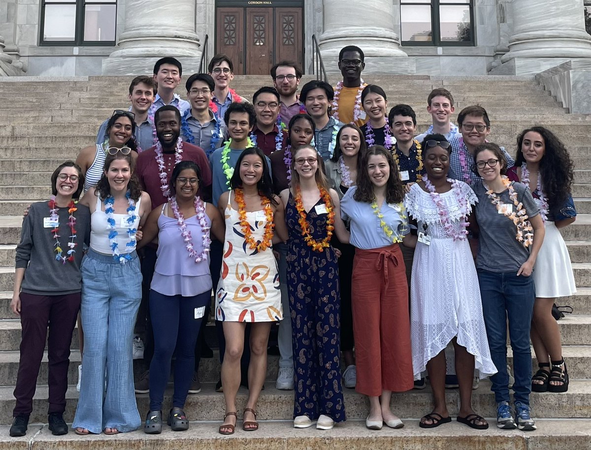 Introducing the AMAZING 2023 entering class of @HarvardMITmdphd students. Future physicians and basic & social scientists who will make this world a healthier place through compassionate care + cutting-edge science. @NIGMSTraining @NIHAging @harvardmed @MIT