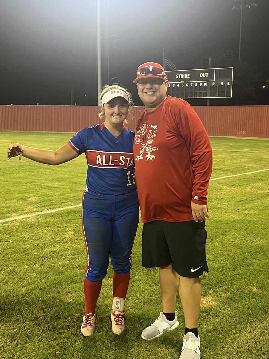 Congrats to ⁦<a href="/KinleyMarek/">Kinley Marek</a>⁩ and all the all stars on a well played game. Coach Nichols made the game as well (invisible guy next to Kin). Good luck to all athletes and coaches next year.