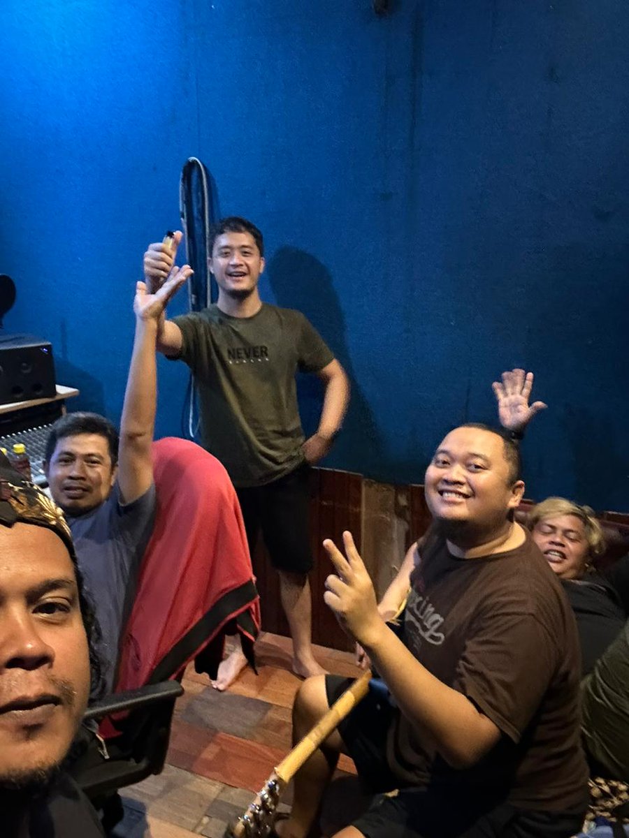 Insya Allah bakal aya lagu anyar anu aya unsur ngaran kota jeung kuliner mirip Tahu Sumedang.

Naon kira-kira?