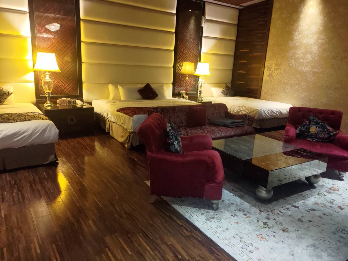 7/15禮拜六下午三四點高雄玩樂，多隊參加

有單男想參加嗎？

要付費，不是免費

單男沒口袋也請勿擾