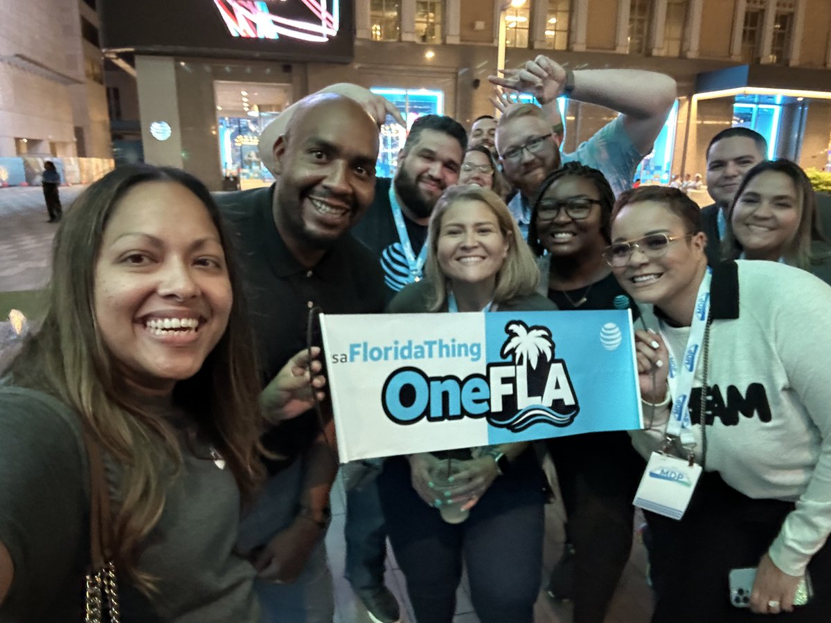 Bumped into @TerronJernigan and @MrsJaronfelder 🩵🩵 #2023MDPLife #OneFLA 😎 #LifeAtATT #OneFLAVibes