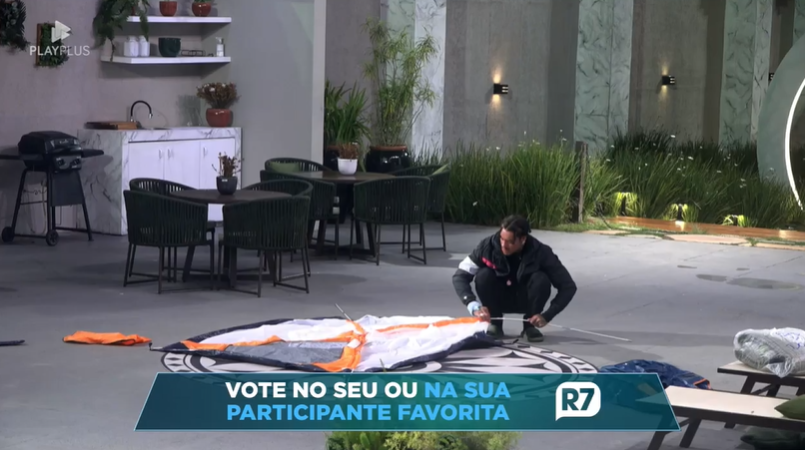 _recordplus's tweet photo. "Não tem colchão?", questiona @mudias_ 🤣

🤳 Assine o @sigaplayplus e tenha acesso à transmissão 24 horas de #AGrandeConquista: https://t.co/UpWImxSIbX https://t.co/dNfcFEZMHb