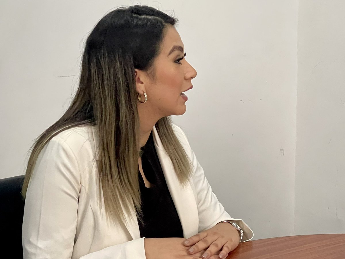 🇪🇨🙋🏻‍♀️El #GobiernoDelEcuador tiene como prioridad coordinar acciones eficientes en beneficio de grupos vulnerables. 

<a href="/EduardoPunin/">Eduardo Punín Burneo</a>, gobernador, recibe a Jackeline Loaiza, responsable de la 
oficina técnica 7 del <a href="/DDHH_Ec/">Viceministerio de la Mujer y Derechos Humanos</a>.