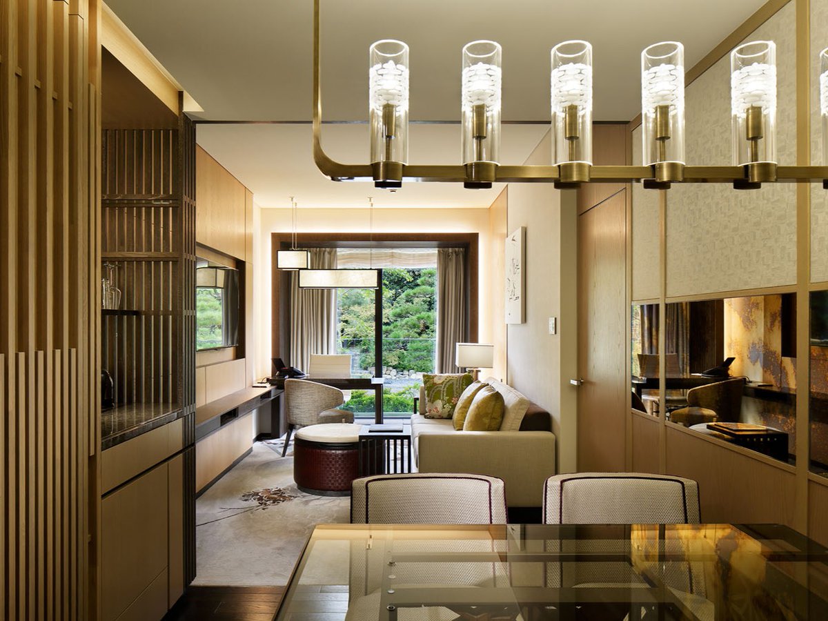 フォーシーズンズホテル京都の贅沢な客室でくつろぎと癒しのひとときを。
ふかふかで快適なベッド、大理石のバスルーム、フォーシーズンズならではのパーソナライズされたサービスをご用意してお待ちしております。 
bit.ly/3sMoQWE