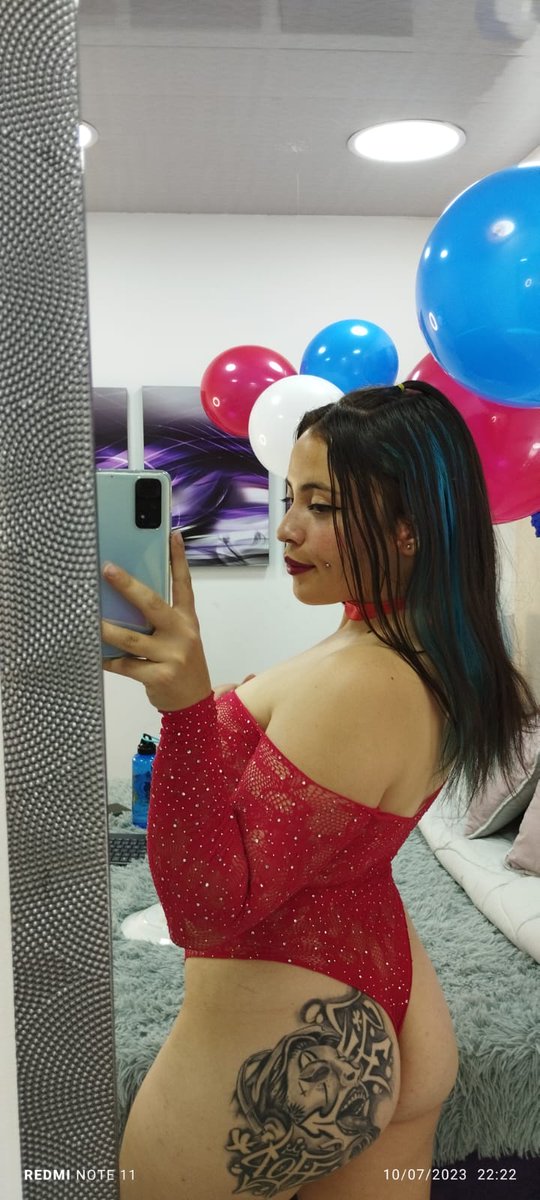 I've started a live show @Stripchat 👉 stripchat.com/Carolina_Six/f… #stripchat #stripchatlive