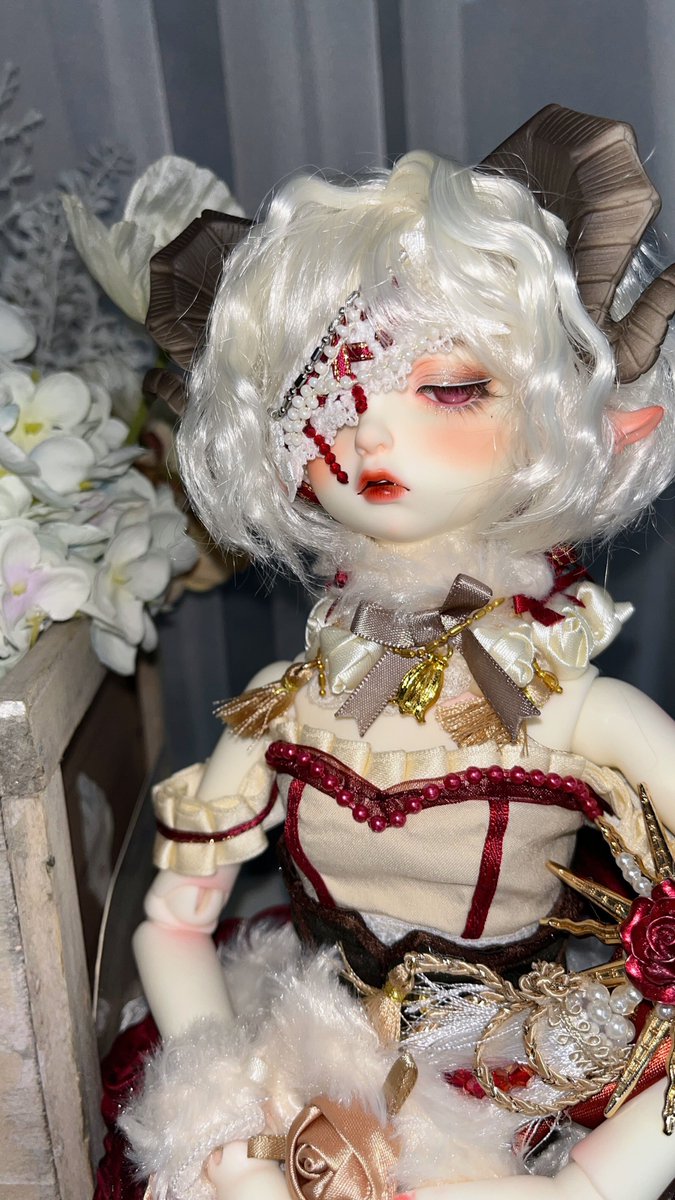 1/4bjd Aries,Daymaster,zodial sign series.Snow-white skin with white hair highlights nobility, and the red long skirt and snow-white skin bring a sense of visual contrast, which makes people linger.#bjd#doll#gemofdoll