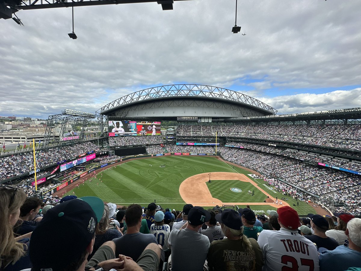 almita__jm's tweet photo. What an awesome 2 days in Seattle!! @Mariners @TMobilePark @MLB @AllStarGame #AllStarGame2023 #HomeRunDerby2023 https://t.co/A9y4VESE1C