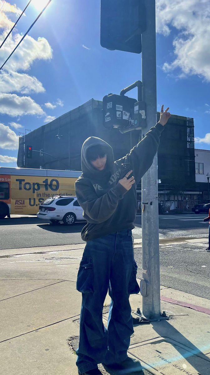 BOYNEXTDOOR_twt's tweet photo. 브이 ✌️ 

#BOYNEXTDOOR #TAESAN #태산 https://t.co/ZOo6t8yTqF