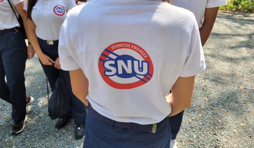 Lereporter_'s tweet photo. #Malaises au #SNU : 17 #jeunes dans les Hautes-Alpes en avril, 23 en Indre-et-Loire en juin, et maintenant 14 dans les Deux-Sèvres. #Insolation et déshydratation : voilà comment l’#Etat prend soin de notre #jeunesse ! https://t.co/qz7M0IJbsT