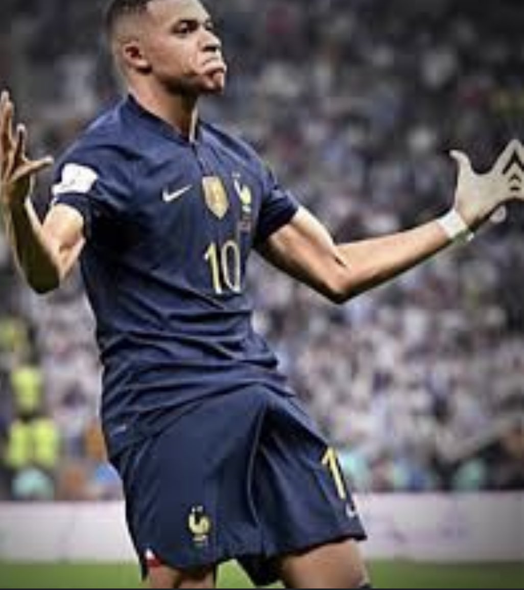 tiny3k2_0's tweet photo. This man is too good for his time 🥶🥶🥶 https://t.co/N40LJY6YOx