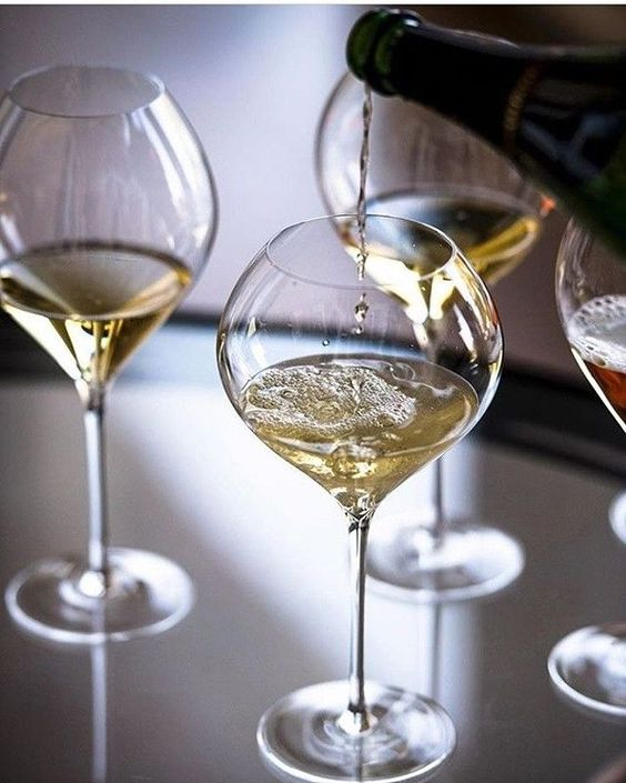SophiaValintina's tweet photo. "Sip, Swirl, Serve: Unlock the Secrets of Wine Service with our Ultimate Guide!" 
#widewednesday #WednesdayMotivation #wednesdaythought #winelove #winetesting #Term #Stroke #Lightning #Catholic Church https://t.co/LGVjFrR2cA