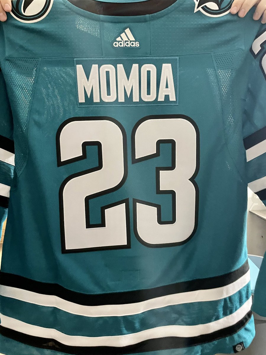 SanJoseSharks's tweet photo. As the host of #SharkWeek, we had to make sure Jason Momoa is able to rep the real Sharks! 🦈 https://t.co/ovLSX6X28y