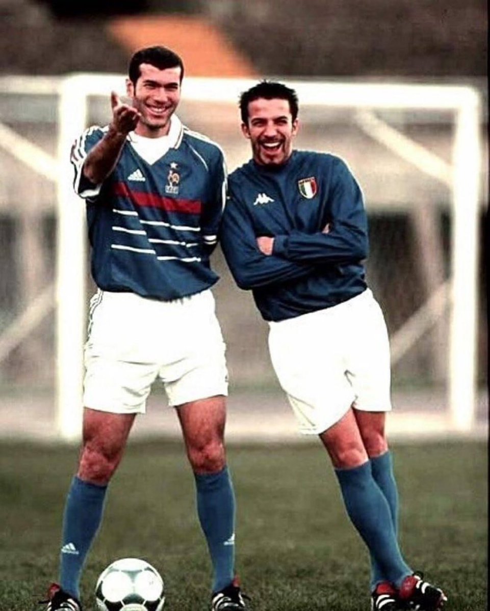 JehuFelfleDR's tweet photo. 🤝⚽️ La Torre Eiffel 🇫🇷 y la Torre de Pisa 🇮🇹 https://t.co/l1Kyja5THS