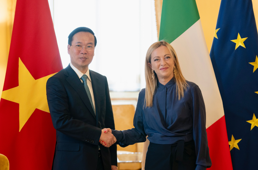 ultimora_pol's tweet photo. 🇮🇹🇻🇳 Giorgia #Meloni e il presidente del Vietnam, Vo Van #Thuong, hanno tenuto un bilaterale a Palazzo Chigi.
@ultimora_pol https://t.co/G79O9ZVDDx